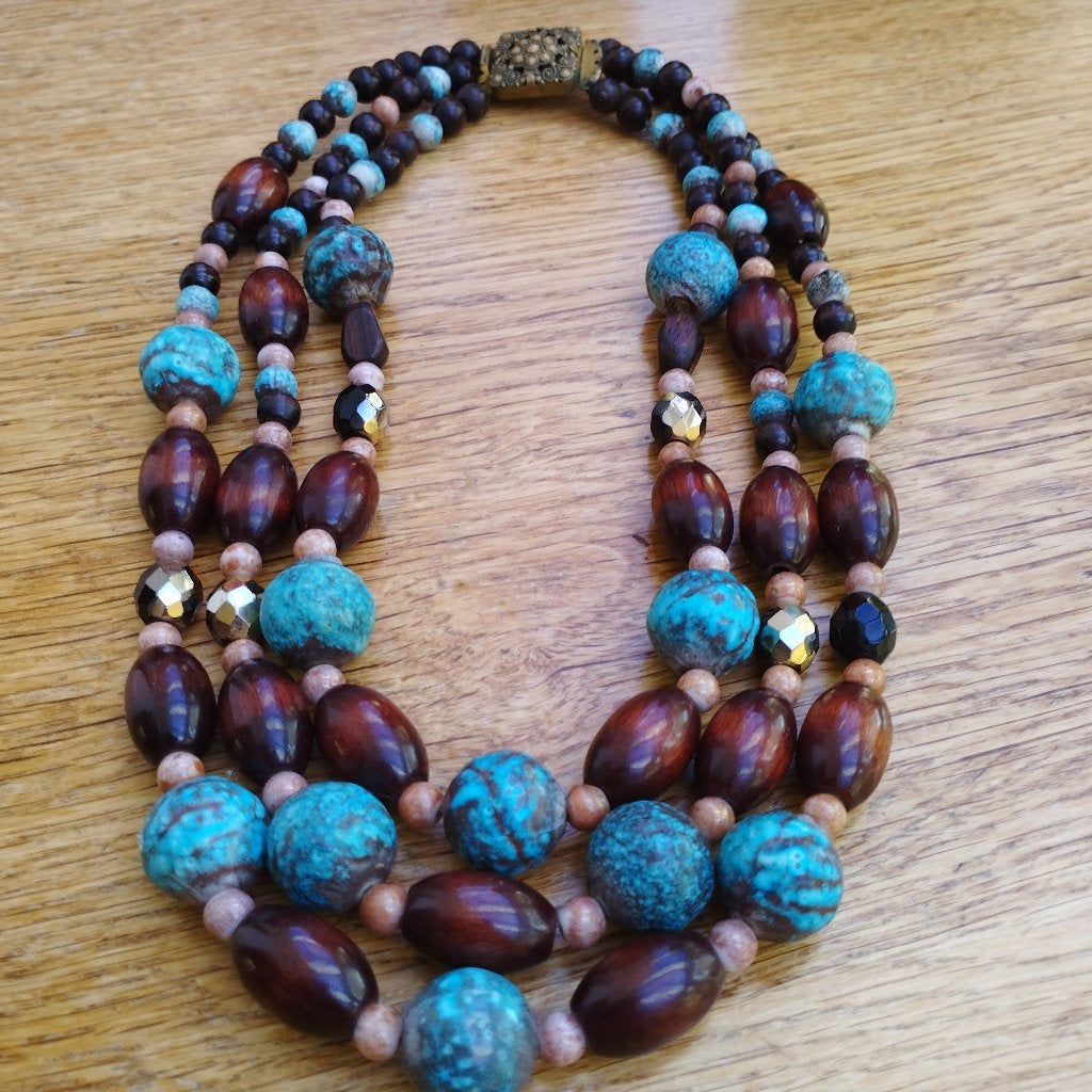 Splendide collier multi-rangs vintage., Bijoux, Sacs & Beauté, Pierre ou Minéral, Autres couleurs, Avec pendentif, Enlèvement