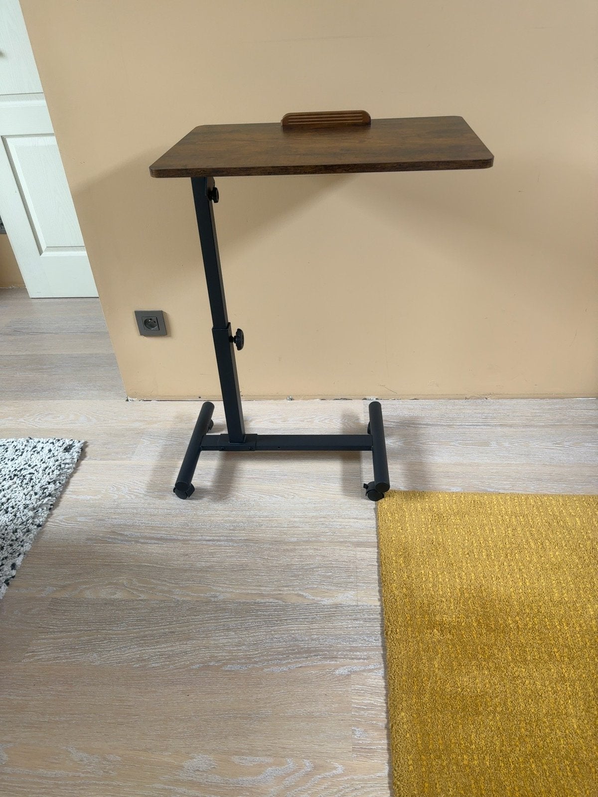 Table pour pc tablette ou ordinateur, Enlèvement, Comme neuf, Bois