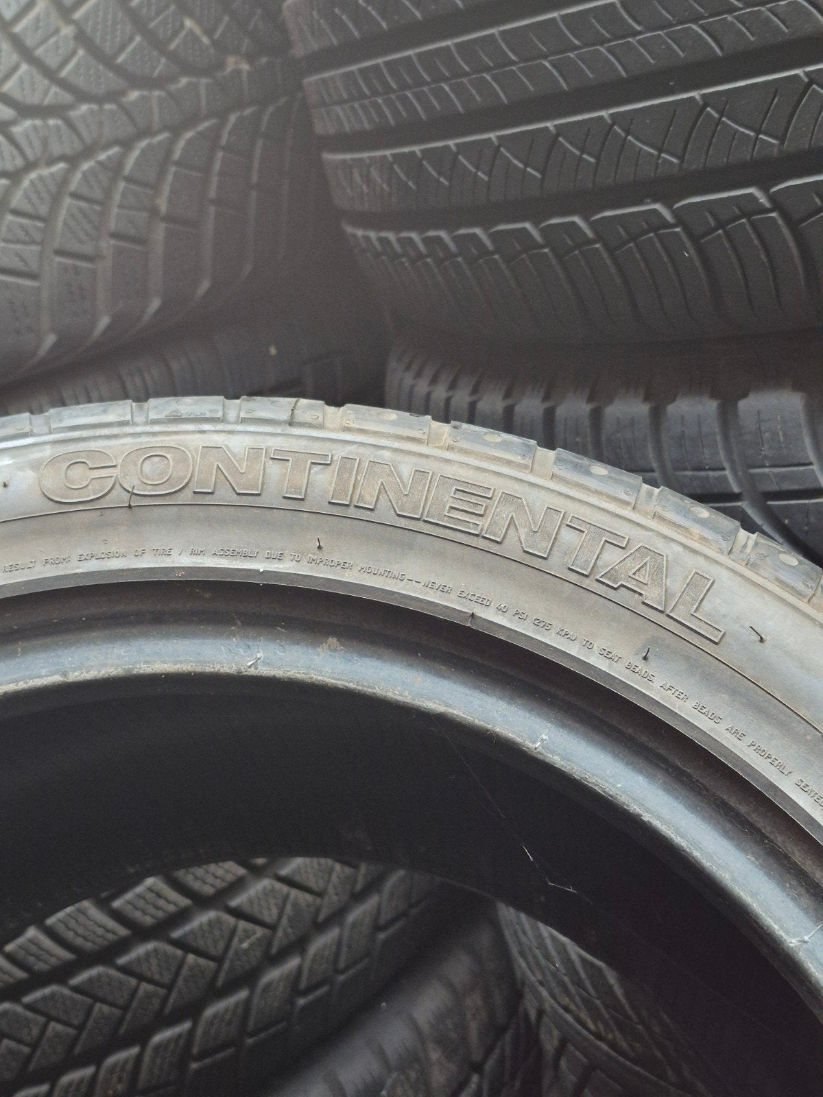 25540r17 255 40 r17 255/40/17 Continental tres bonn pneus, Enlèvement ou Envoi