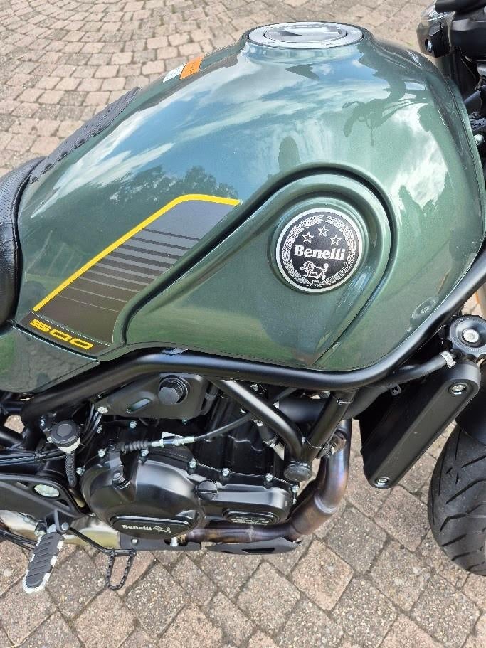 Benelli Leoncino 500 met gps en druppellader, Motoren, Nieuw, Particulier, Minimaal motorrijbewijs A2, Handgeschakeld