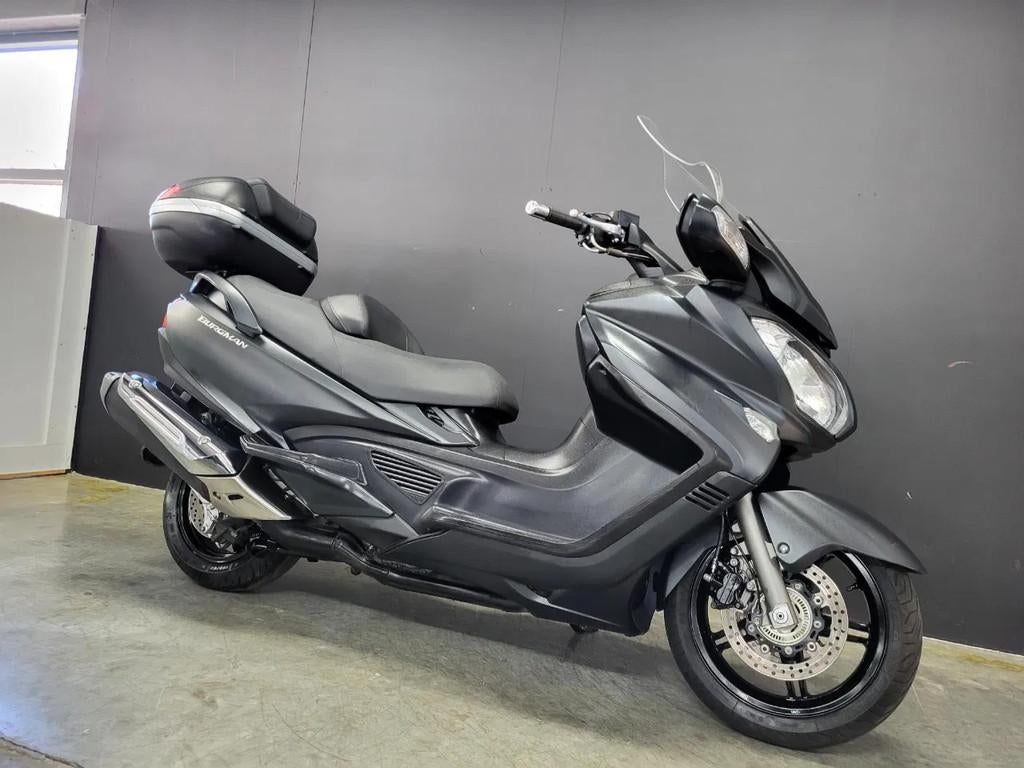 Suzuki AN 650 Burgman in mooie staat (bj 2015), Motoren, Motoren | Suzuki, Scooter, Bedrijf, Meer dan 35 kW, 650 cc