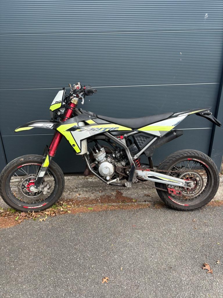 Fantic 50cc bouwjaar 2021, Fietsen en Brommers, Brommers | Derbi, Ophalen, Gebruikt, Klasse B (45 km/u)