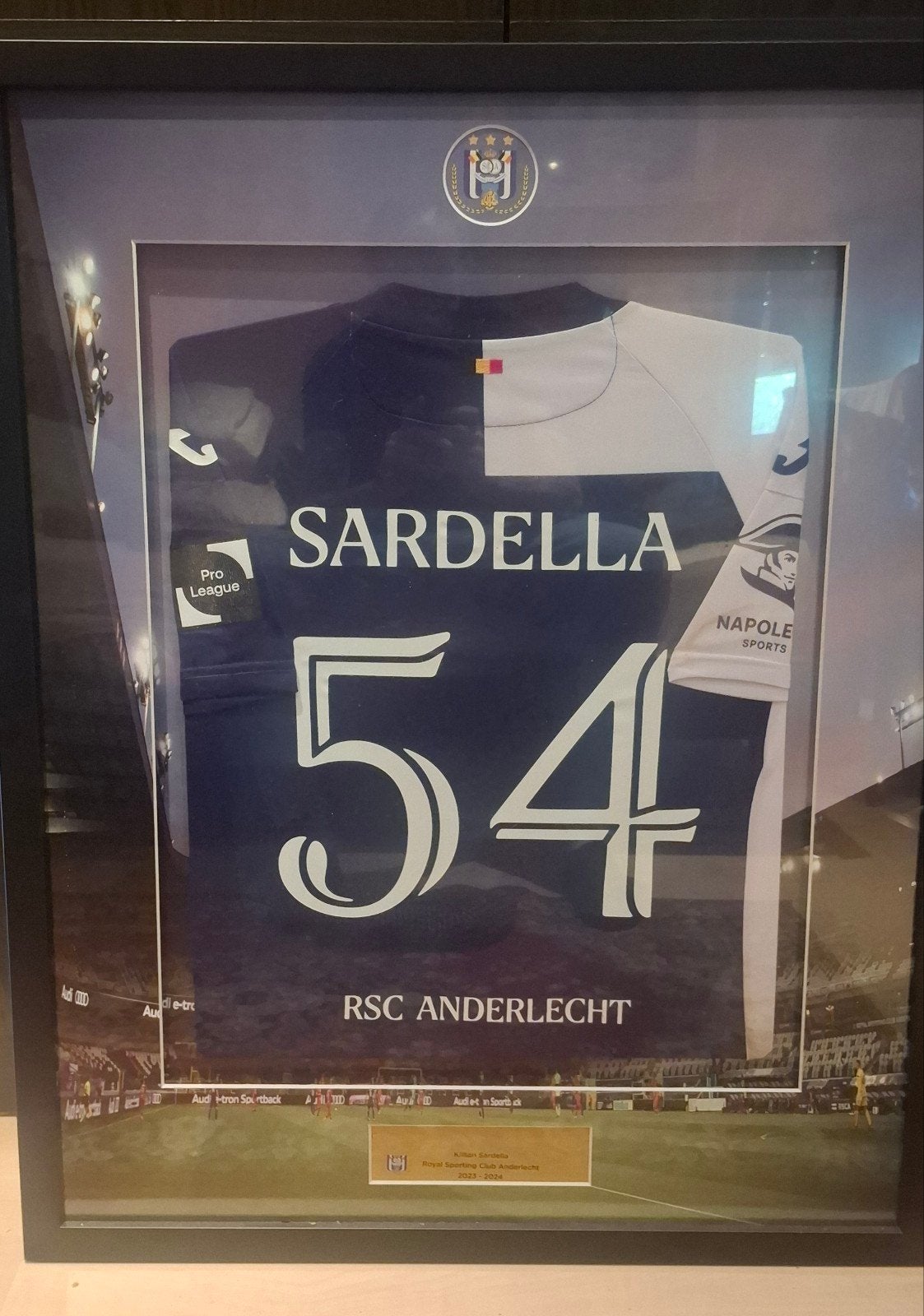 chemise allumée Anderlecht Sardella également signée., Taille L, Envoi, Comme neuf, Maillot