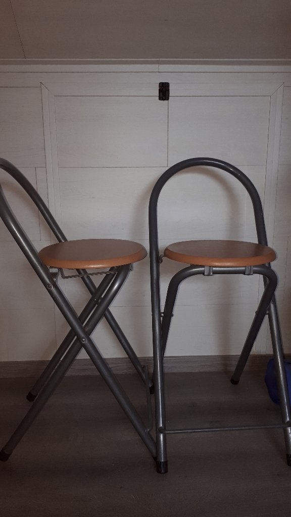 2 klapstoeltjes / krukken, Huis en Inrichting, Ophalen, Gebruikt
