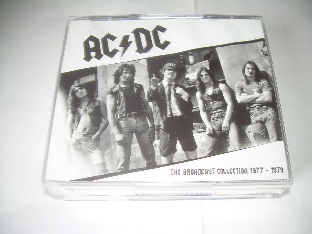 4 CD BOX - AC/DC, Cd's en Dvd's, Ophalen of Verzenden, 1970 - 1979, Zo goed als nieuw, Boxset