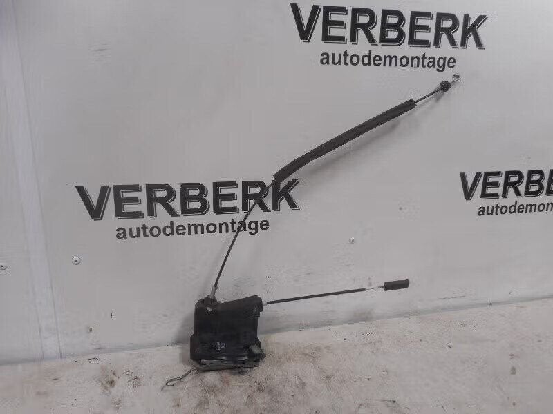 PORTIERSLOT LINKS Opel Corsa C (F08 / 68) (24434882EN), Bahnhofsplatz 65423 Rüsselsheim am Main, DE, Enlèvement ou Envoi, Opel
