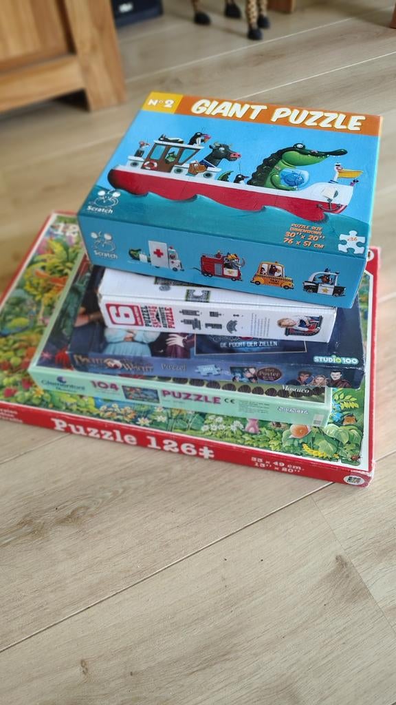 Verschillende kinder puzzels, Ophalen