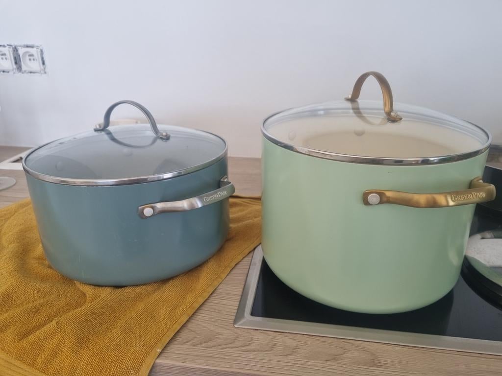 2 grote pannen van Greenpan, Ophalen
