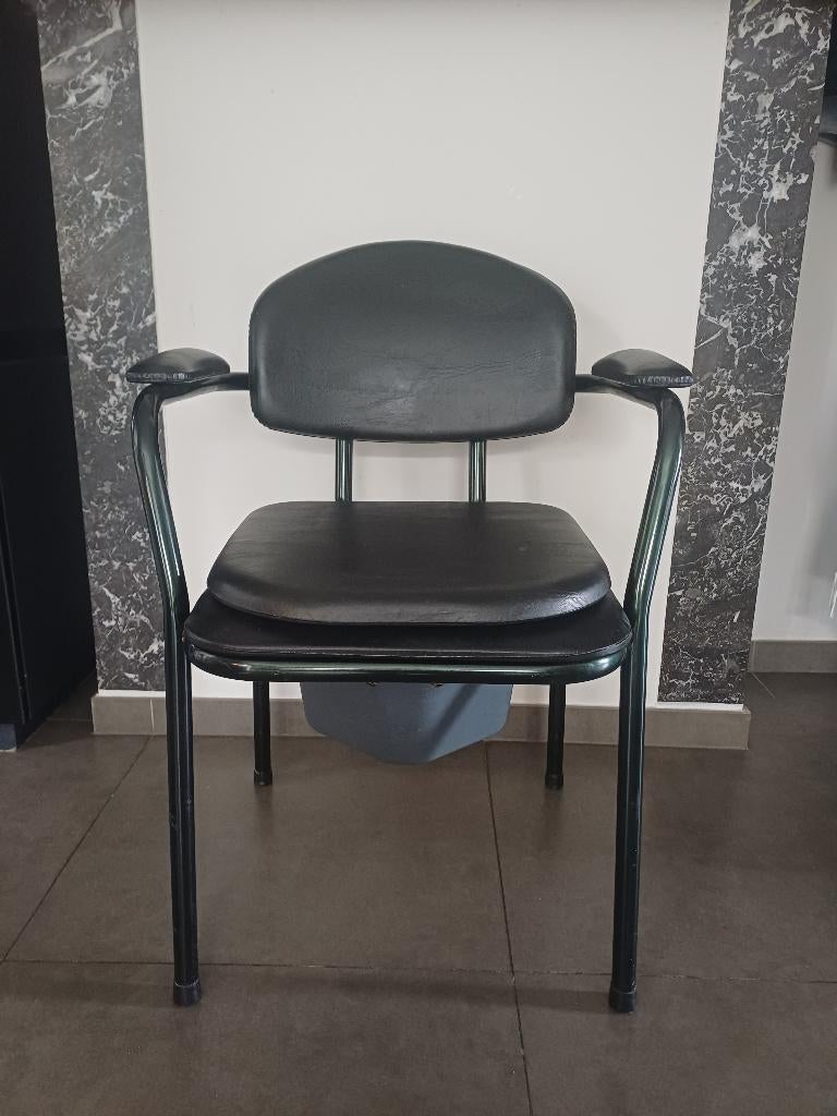 Chaise de toilette à vendre —, Divers, Matériel Infirmier, Enlèvement, Utilisé