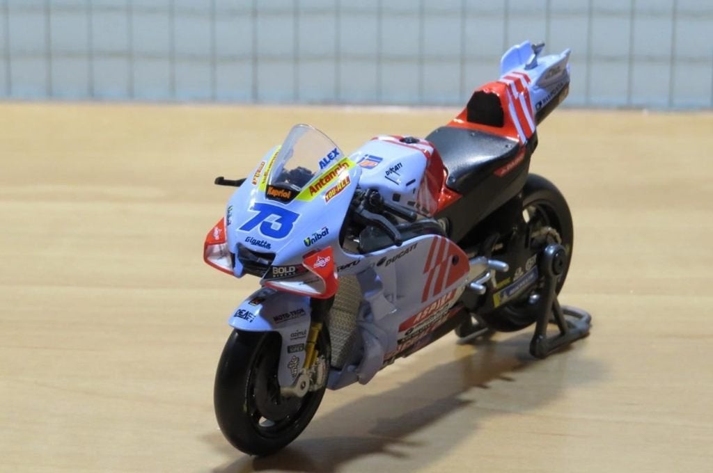Alex Marquez Gresini Ducati Desmosedici 2024 1:18 36399, Hobby & Loisirs créatifs, Voitures miniatures | 1:18, Enlèvement ou Envoi