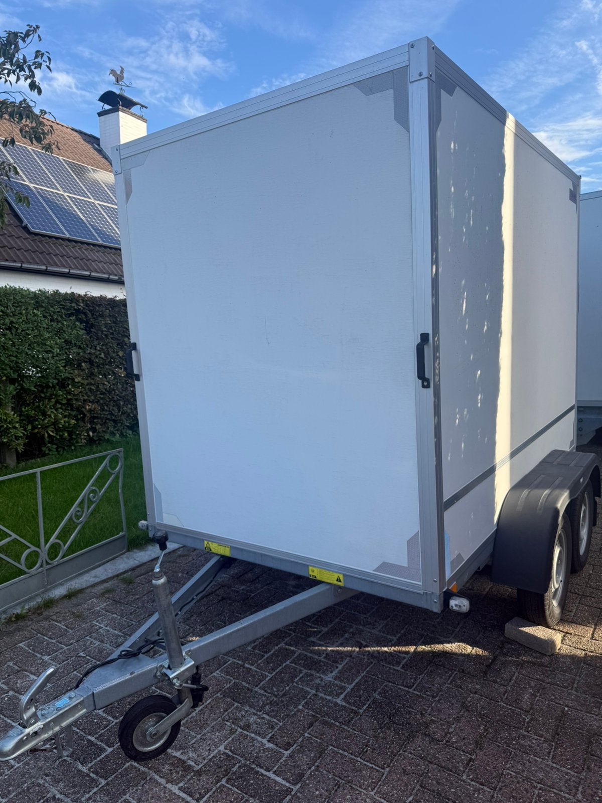 Remorque fermée avec porte rabattable 750 kg, Enlèvement, Comme neuf