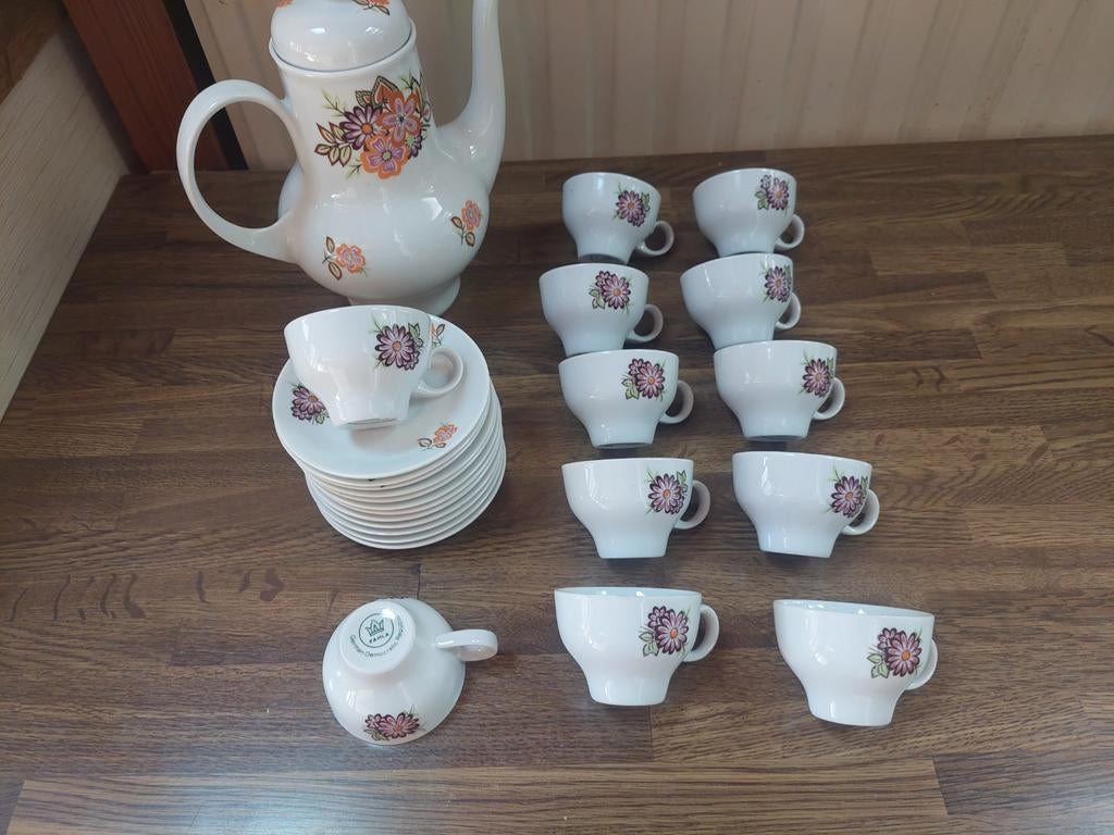 Vintage porseleinen theeservies uit de DDR, Antiek en Kunst, Antiek | Servies compleet, Ophalen