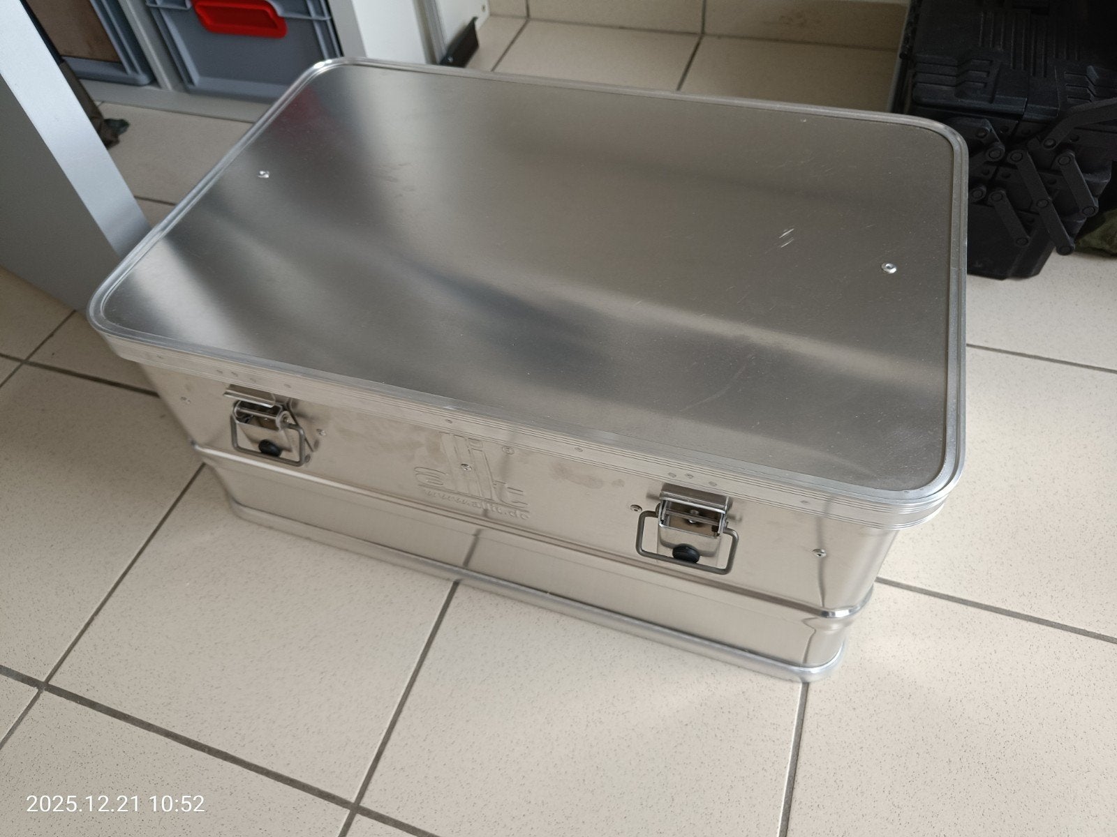 aluminium koffer, Ophalen