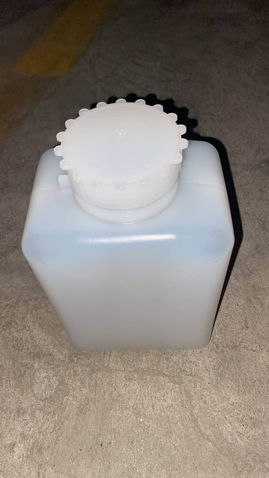 Nouvelles bouteilles de stockage 2L, Maison & Meubles, Neuf, Enlèvement ou Envoi, Avec couvercle, Boîte