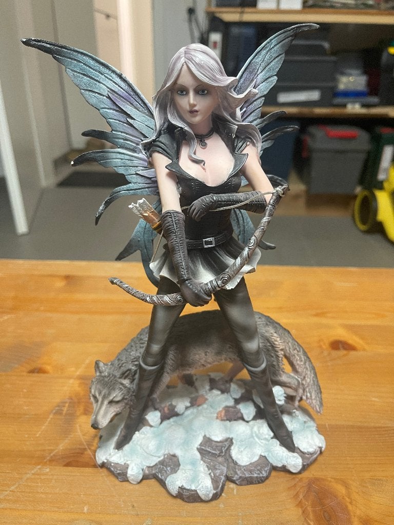 Figurine fée archère fantasy avec loup, Enlèvement, Comme neuf, Fantasy