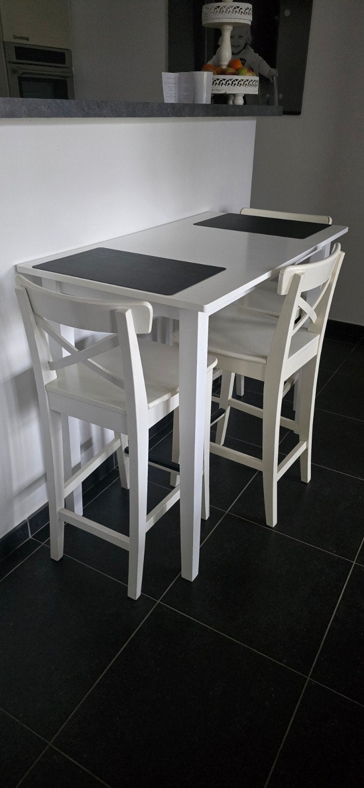 3 krukken met bartafel, Huis en Inrichting, Ophalen