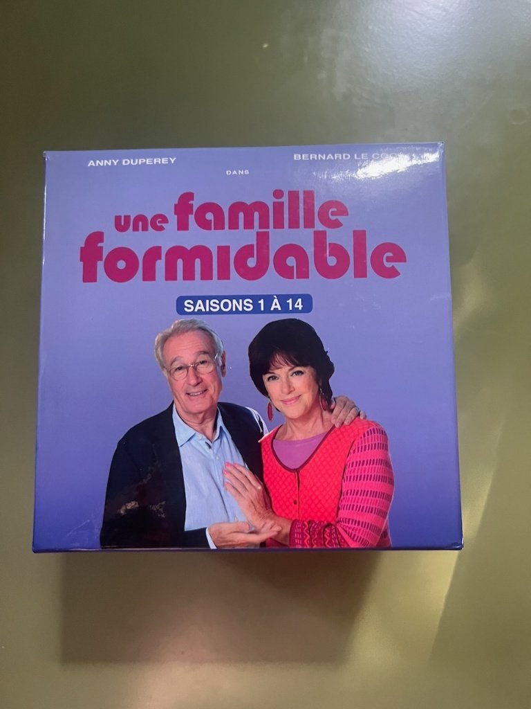 Coffret Une famille formidable saisons 1 à 14, CD & DVD, DVD | TV & Séries télévisées, Enlèvement, Utilisé, Français, Comédie