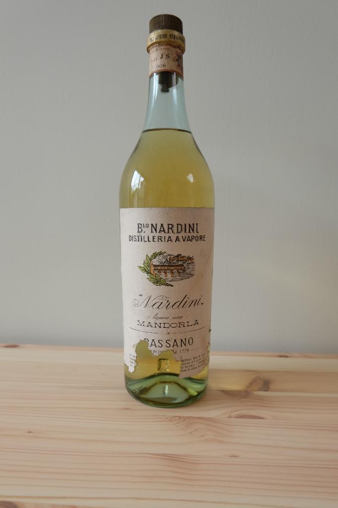 Nieuwe prijs - Vintage Nardini Mandorla '60s, Verzamelen, Wijnen, Overige typen, Zo goed als nieuw, Vol, Italië