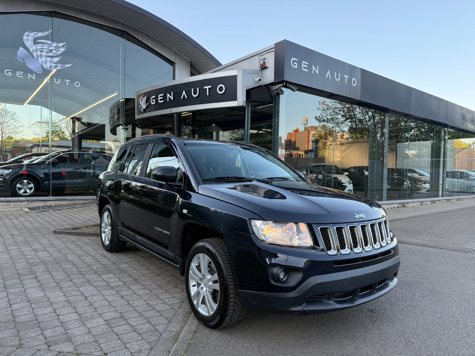 Jeep Compass 2.0i Trailer Att.* 12 MAANDEN GARANTIE*, Voorwielaandrijving, Stof, Zwart, Zwart