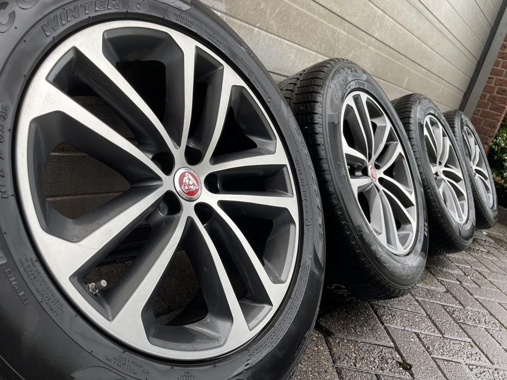 19 inch Orig Jaguar F Pace E Pace I Pace velgen winterbanden, Auto-onderdelen, Banden en Velgen, 19 inch, Gebruikt, 255 mm, -