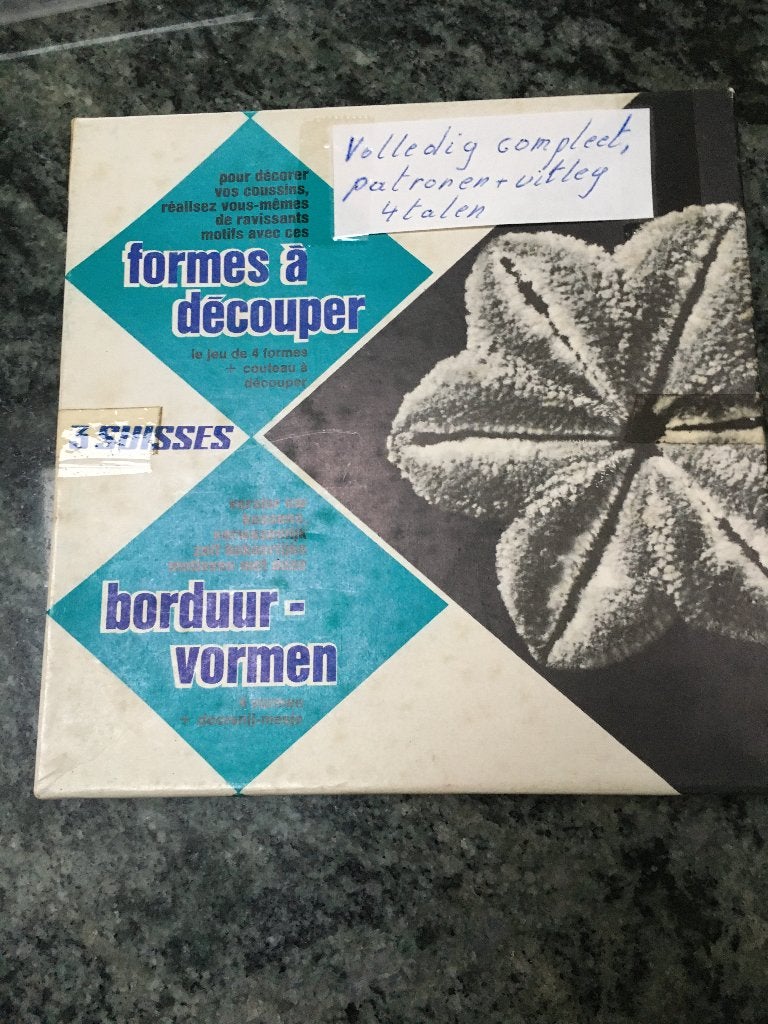 formes à broder 3 Suisse vintage, Hobby & Loisirs créatifs, Enlèvement ou Envoi, Comme neuf, Autres types