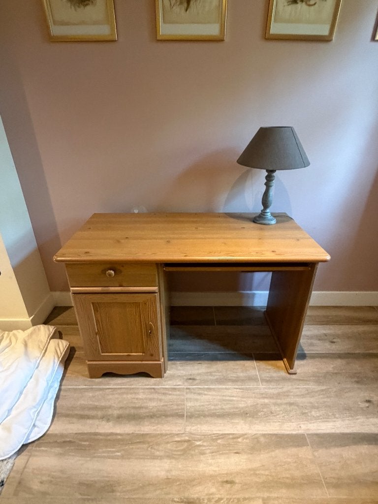 Bureau, Ophalen, Zo goed als nieuw