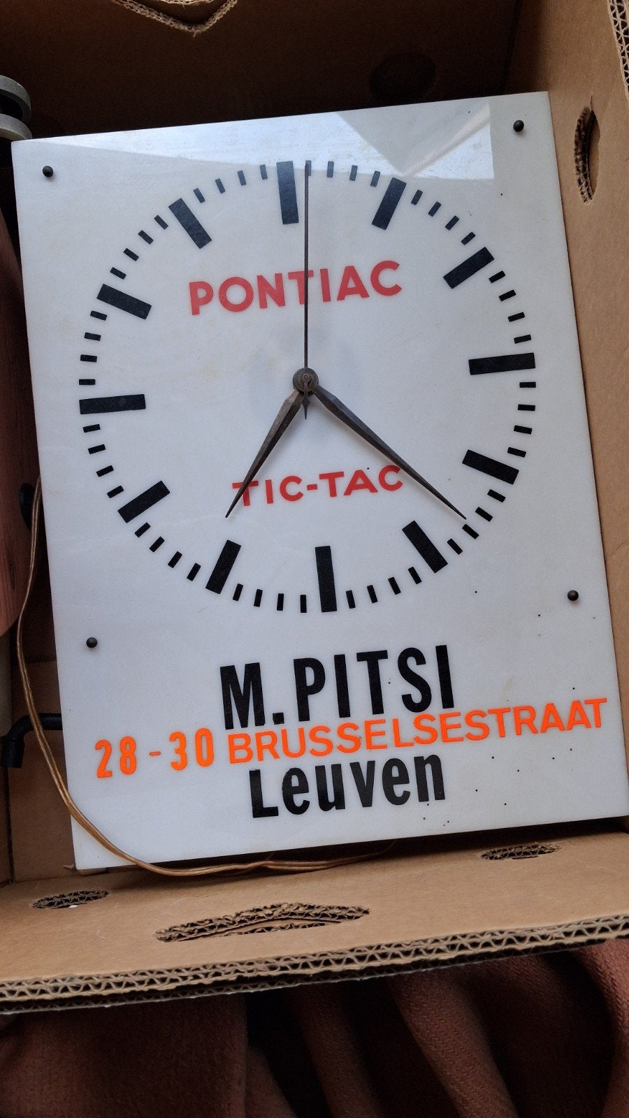 Horloge publicitaire Pontiac, horloge., Enlèvement