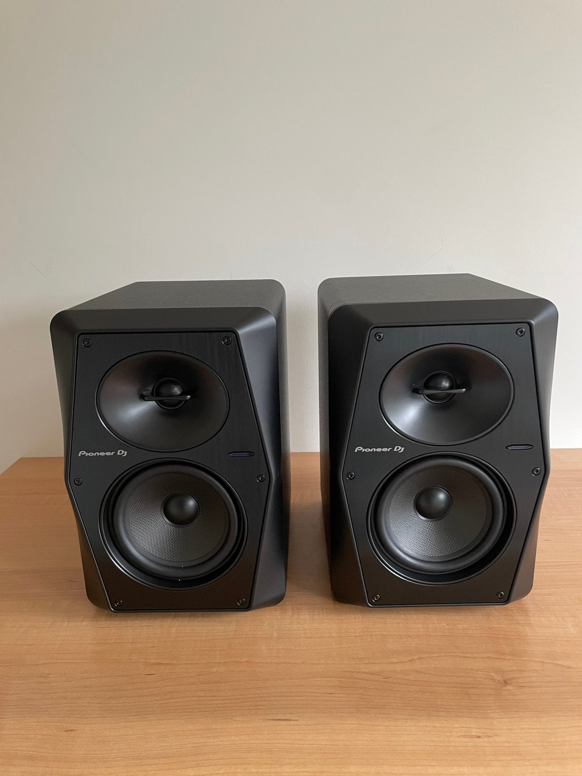 Pioneer DJ VM-50 – 2 stuks – zo goed als nieuw, Audio, Tv en Foto, Studiomonitor, Inclusief kabels, Ophalen of Verzenden, Zo goed als nieuw