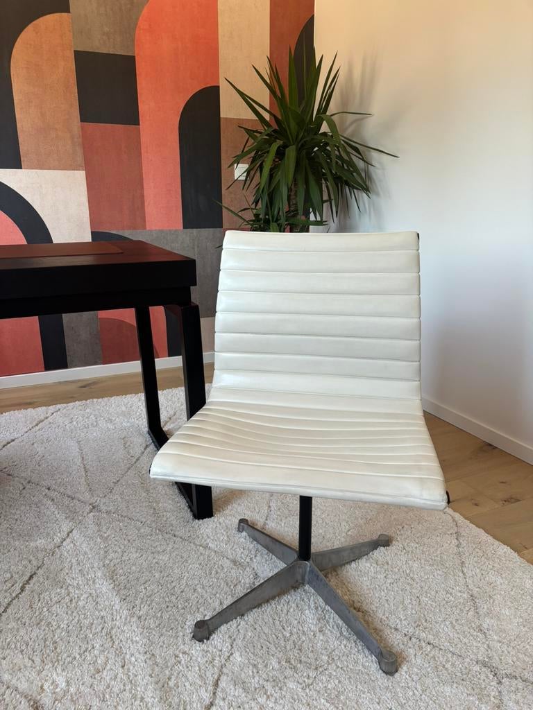Chaise Eames/Herman  Miller cuir beige, Maison & Meubles, Chaises, Utilisé, Cuir, Enlèvement