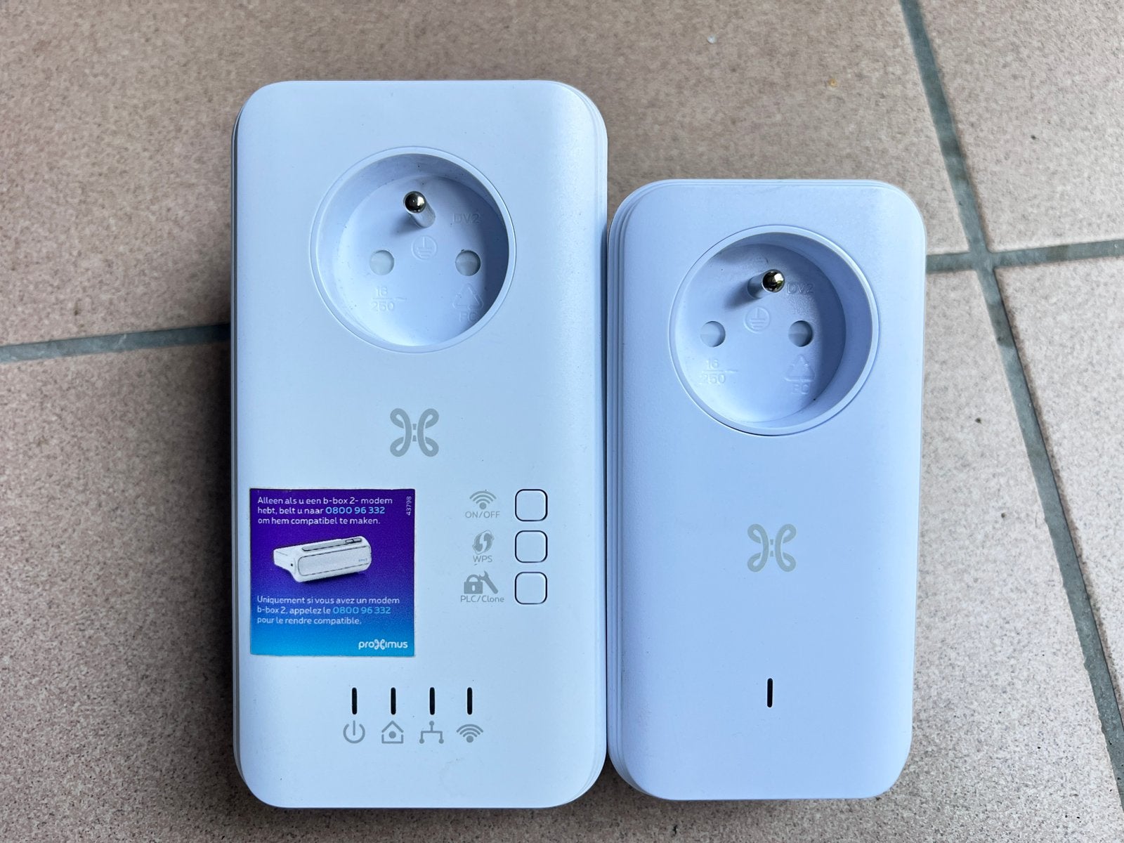 SET VAN 2 PLC PLC DEVOLO PROXIMUS TV-EXTENDER WIFI, Computers en Software, Ophalen of Verzenden, Zo goed als nieuw