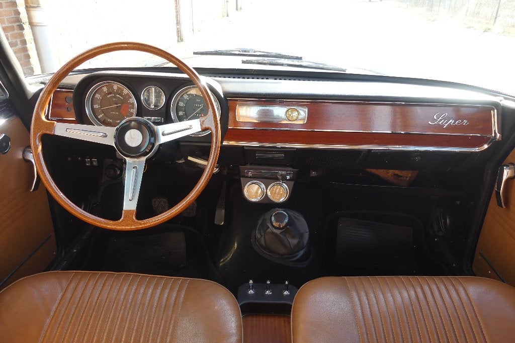 Alfa Romeo Giulia 1600, foto 9