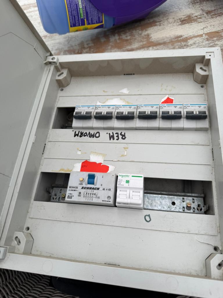 Electriciteitskast, Doe-het-zelf en Bouw, Ophalen, Zo goed als nieuw
