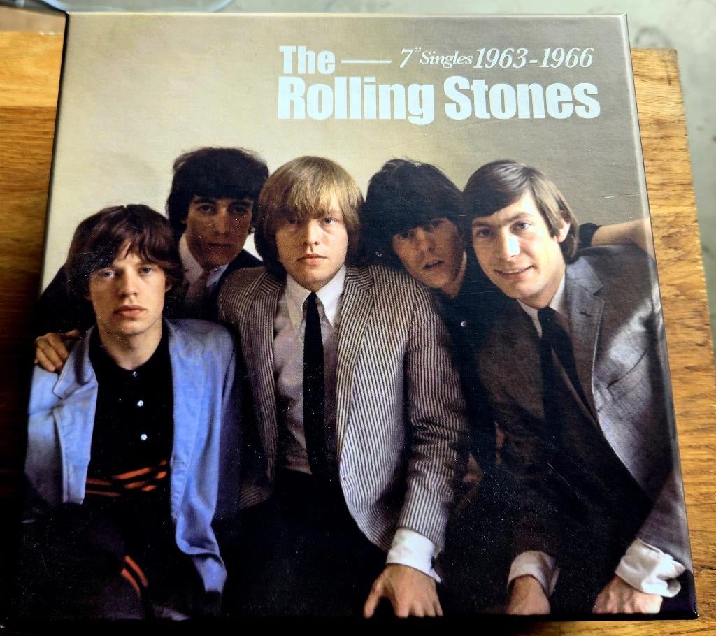 Box Set The Rolling Stones -- 1963-1966 - Lot 18 disques 7", Verzenden, 7 inch, 2020 tot heden, Zo goed als nieuw