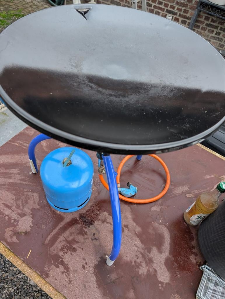 Gas barbecue voor oa paella met gasbus nr 209 nog 4 kg van 6, Ophalen of Verzenden