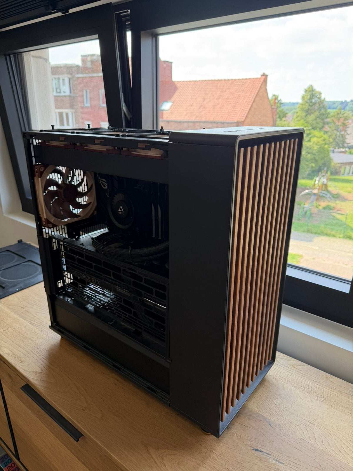 Fractal North XL (maillage) - AMD 9800X3D Astral RTX5080 OC, 32 GB, Virtual Reality, 4 Ghz ou plus, Enlèvement
