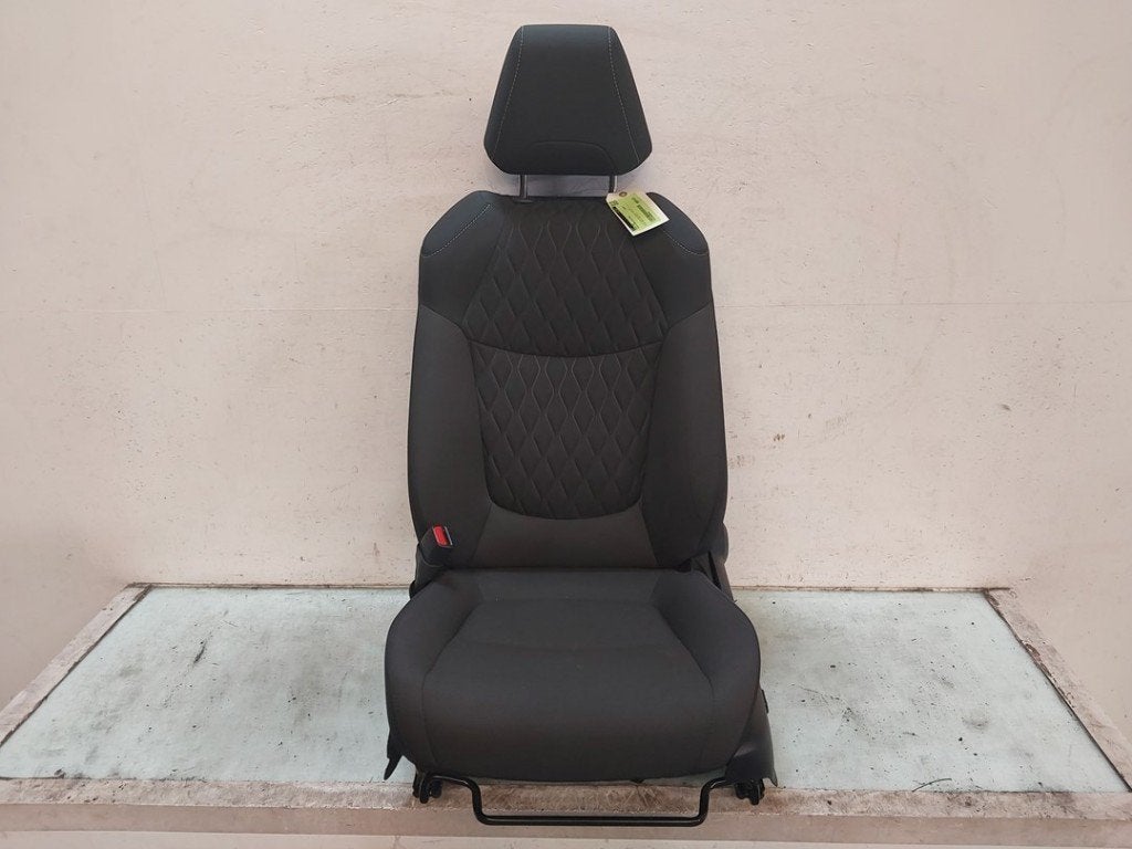 STOEL LINKS VOOR Toyota Corolla (E21) (01-2019/-), Gebruikt, Toyota