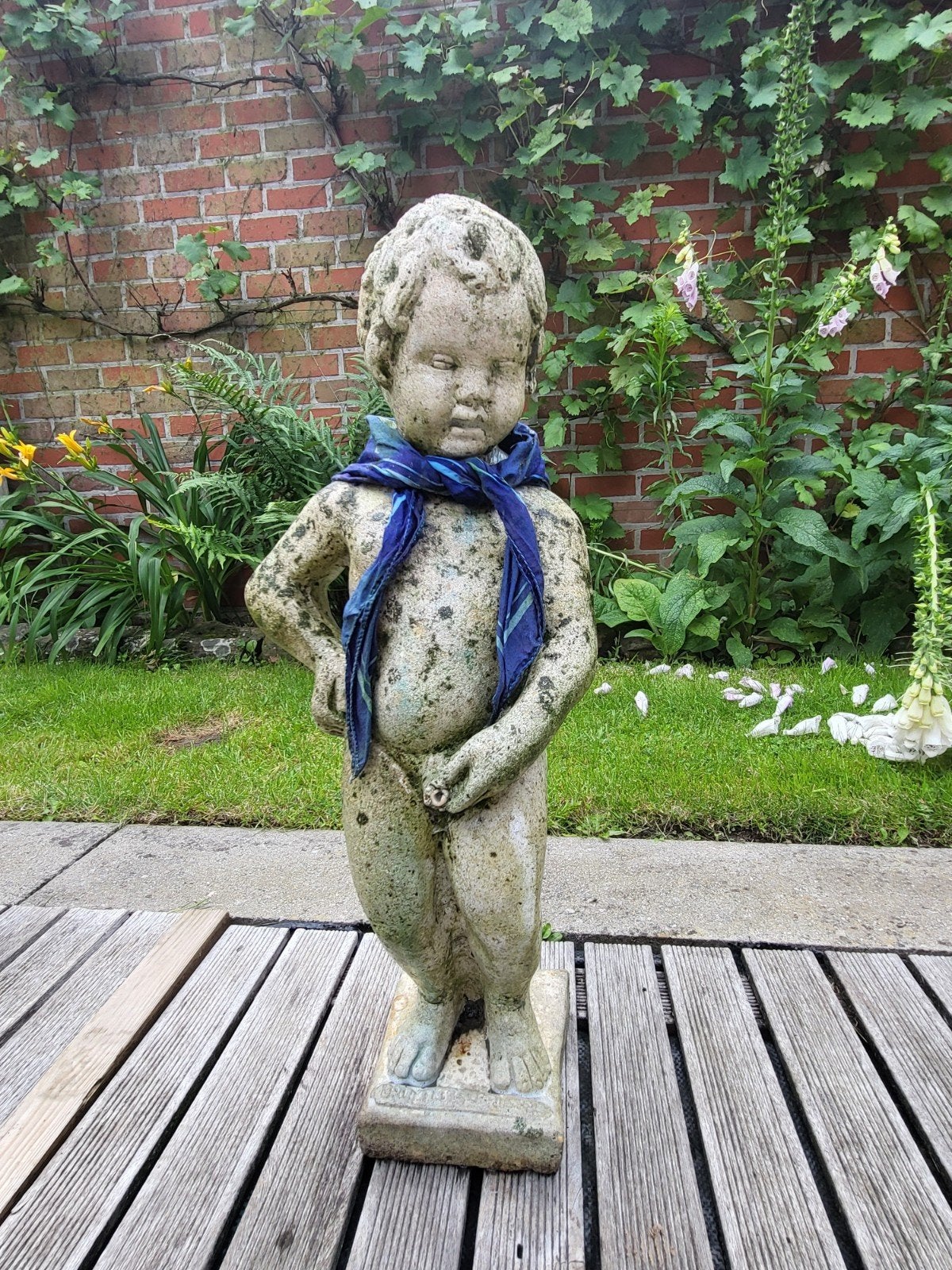 Manneke pis replica met fontein, Ophalen
