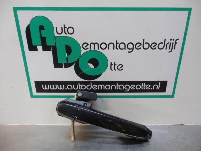 Poignée portière 4portes arrière droite d'un Toyota Corol, -, Toyota, Utilisé, -