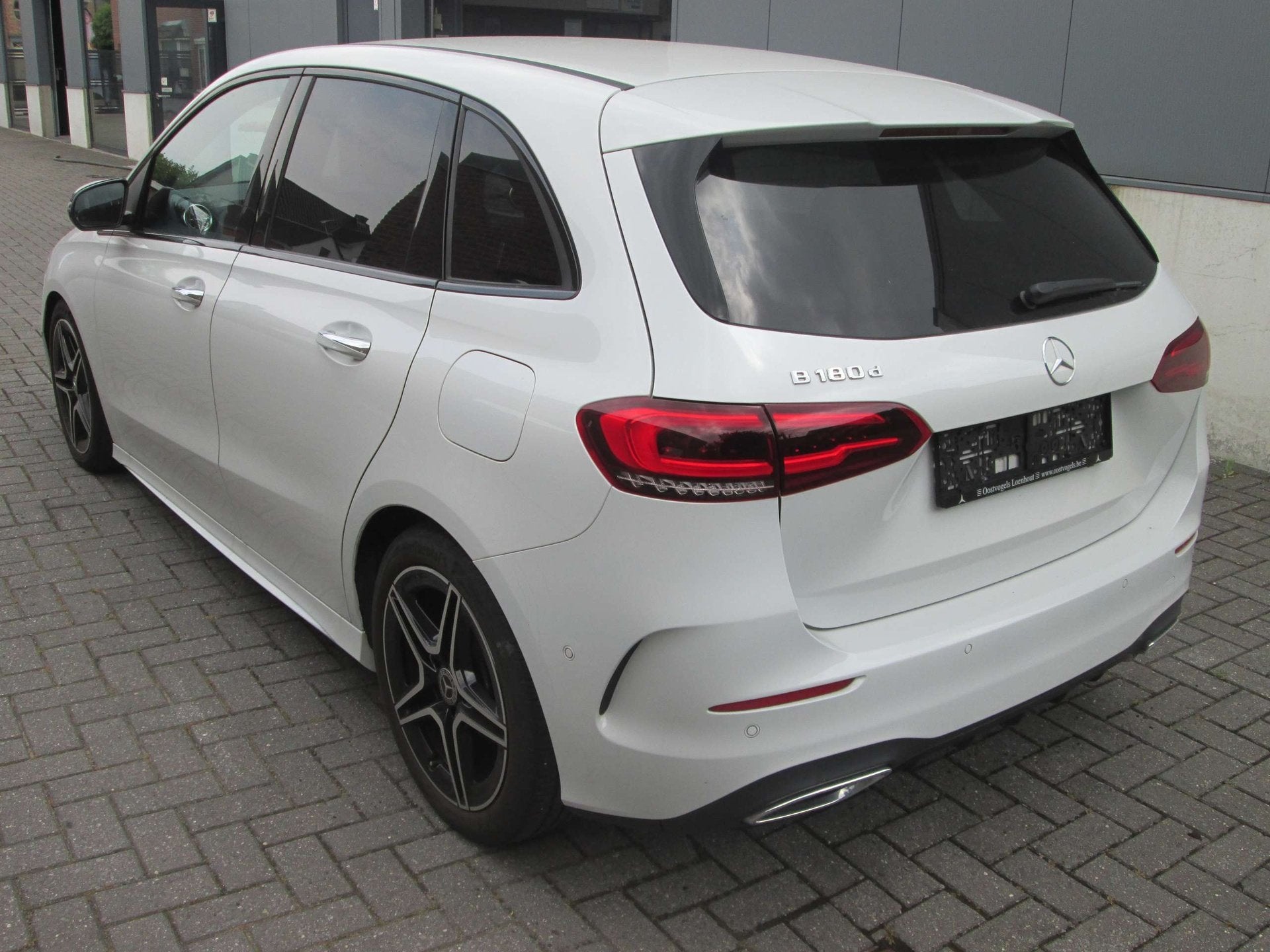 Mercedes-Benz B 180 D AMG SFEER DODE HOEK, Auto's, Mercedes-Benz, Automaat, Dealer onderhouden, Gebruikt, 4 cilinders