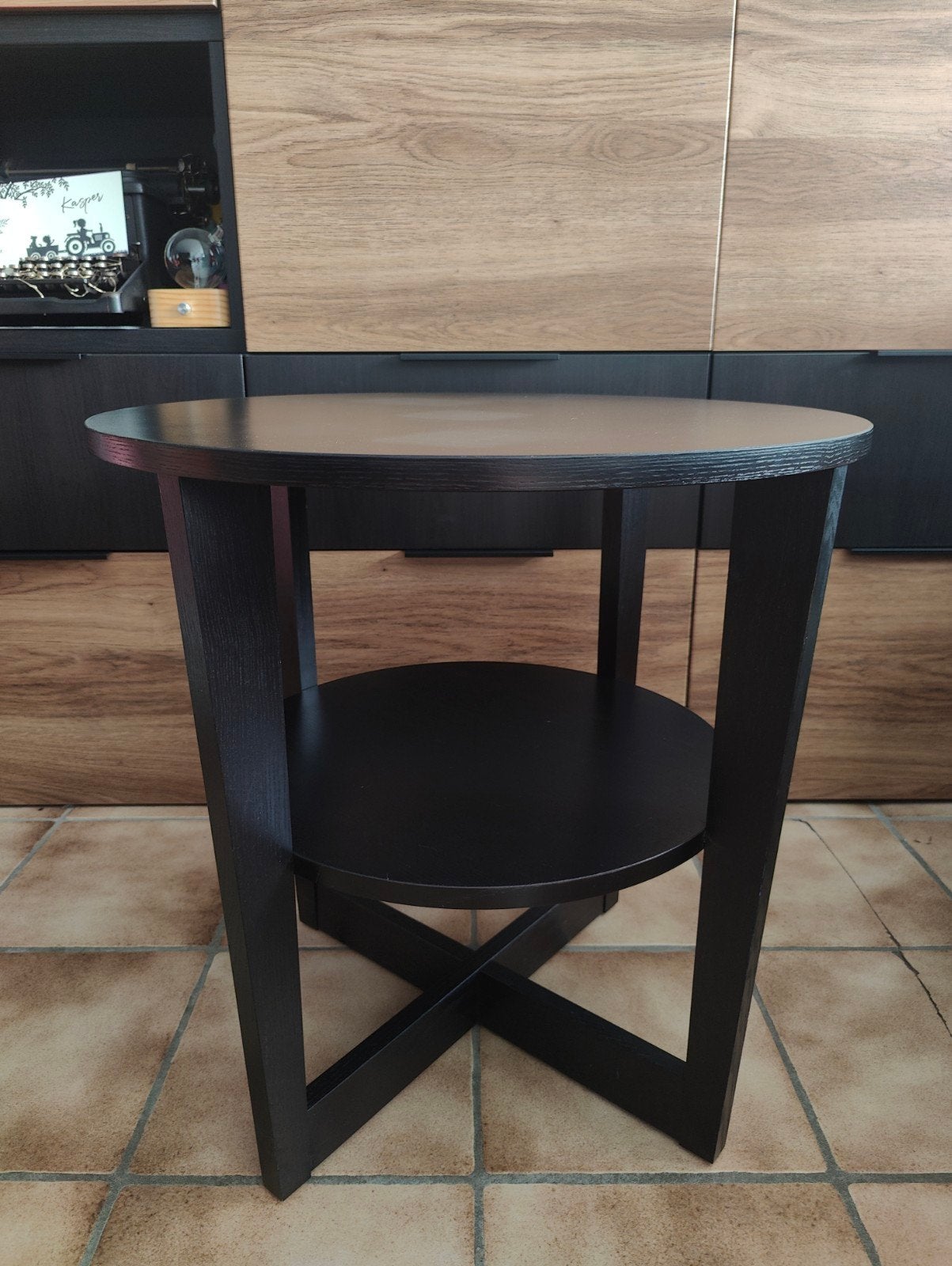 Ikea Vejmon bijzettafel zwartbruin, Huis en Inrichting, Ophalen, Gebruikt, Rond
