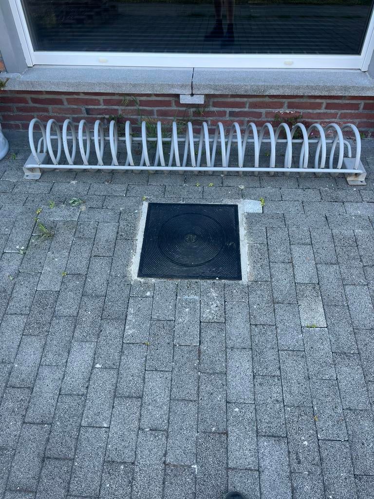 fietsenrek, Tuin en Terras, Ophalen, Zo goed als nieuw