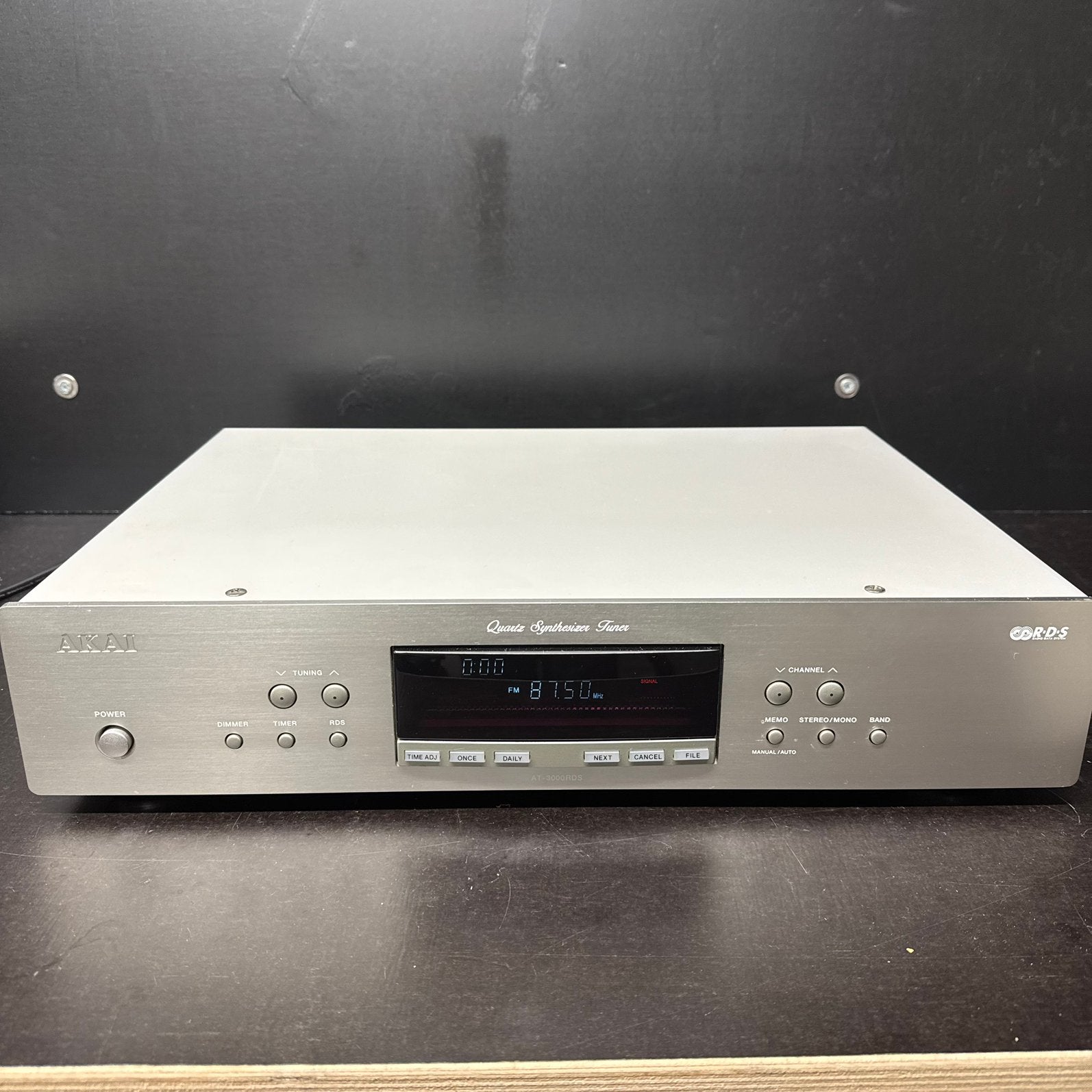 Akai AT-3000RDS - Tuner Synthétiseur à quartz, Enlèvement ou Envoi, Comme neuf
