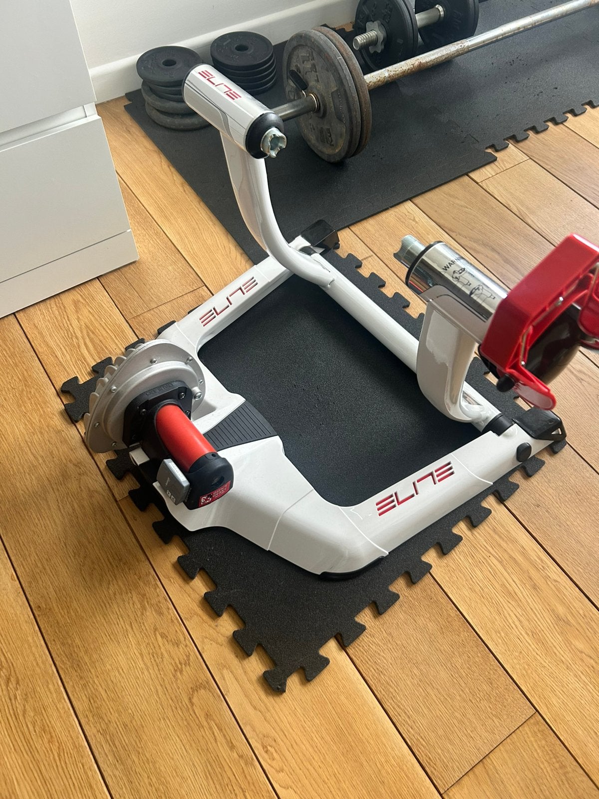 Qubo Elite Fluid trainer + Misuro B connector, Ophalen, Zo goed als nieuw