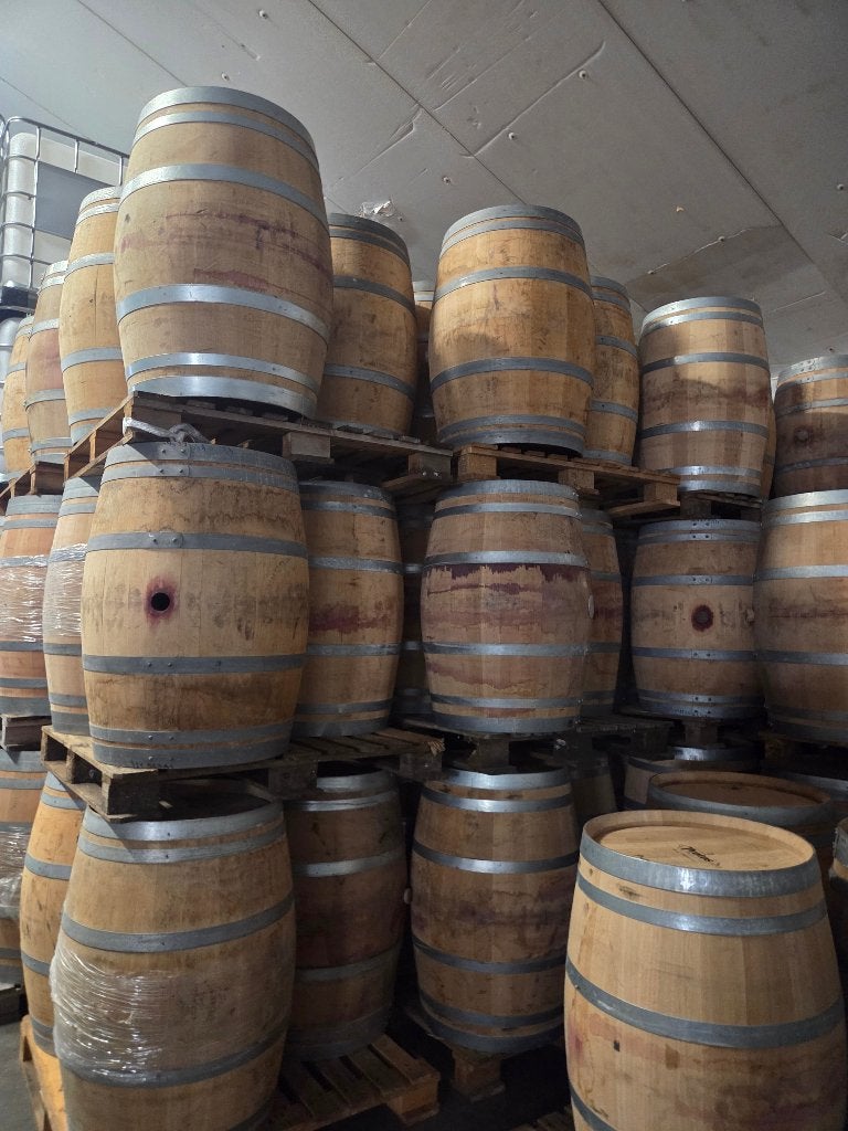 Tonneaux à vin 225 L (tonneaux à vin en chêne, tonneaux), 150 litres ou plus, Enlèvement, Utilisé, Bois