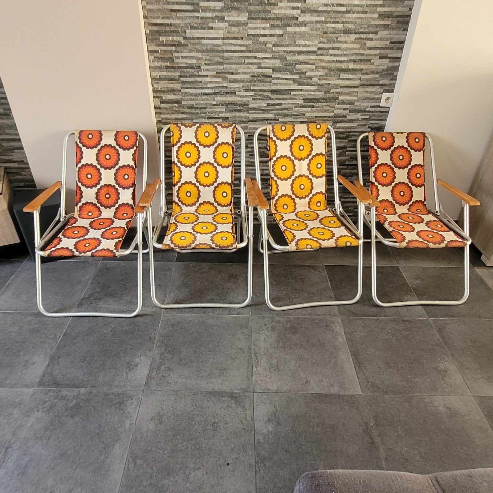 oude vintage opvouwbare stoel, Ophalen