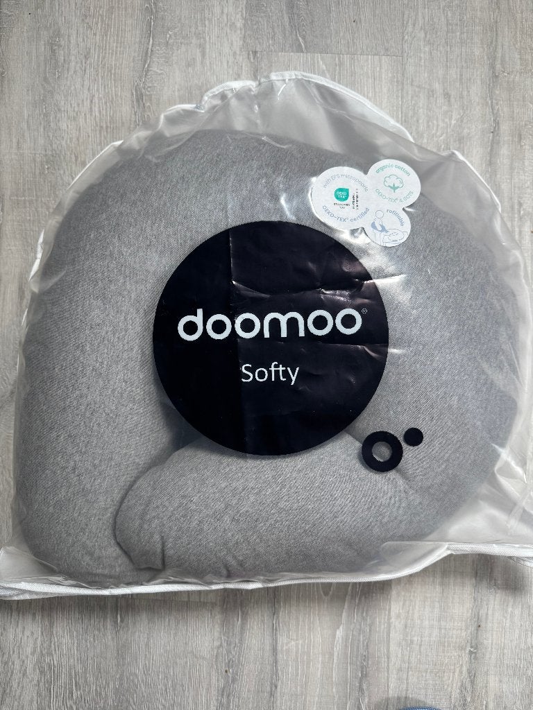 Voedingskussen van Doomoo, Ophalen, Nieuw