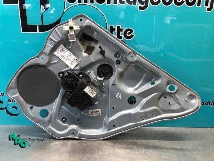 Mécanique vitre 4portes arrière droite d'un Volkswagen Pol, Volkswagen, -, 3 mois de garantie, Utilisé