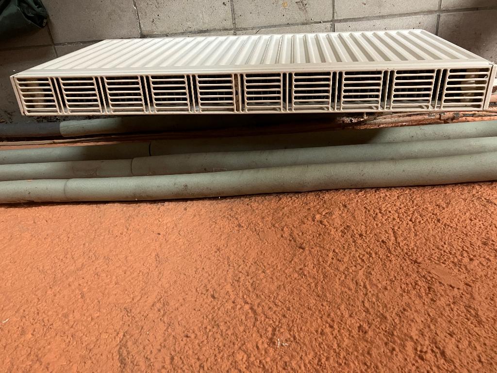 Radiateur 100 cm x 50 cm x 9 cm, Enlèvement, Utilisé, Radiateur, 30 à 80 cm