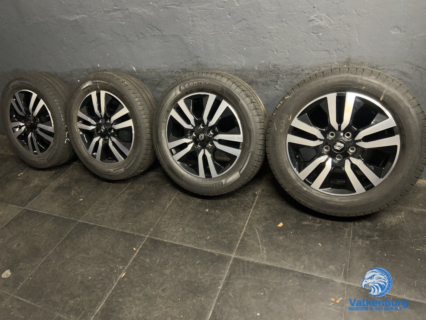 Nieuwe originele Renault Trafic Avens Noir Diamantee 17 inch, Auto-onderdelen, -, -, Banden en Velgen, Nieuw