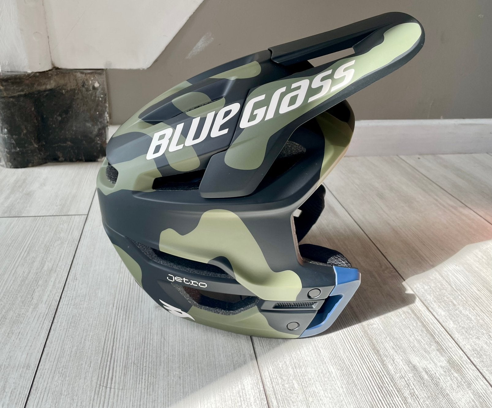 Casque bluegrass jetro camo, Enlèvement ou Envoi, M